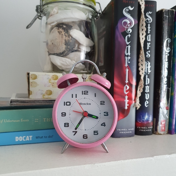 Adorable clock home decor - Picture 3 of 5